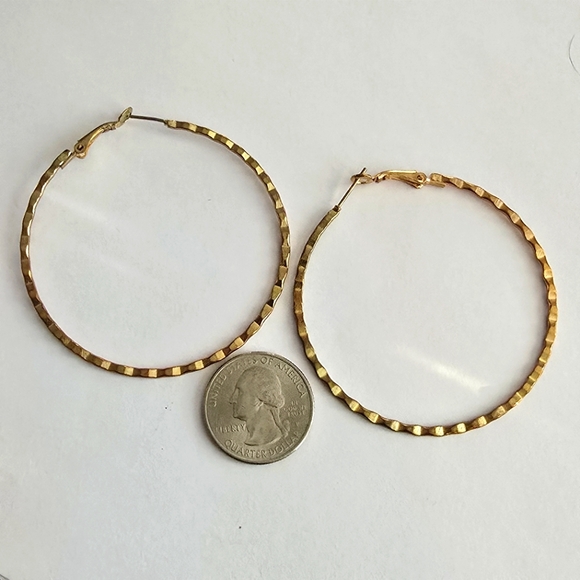 Big hoop earrings large gold tone - Picture 4 of 5